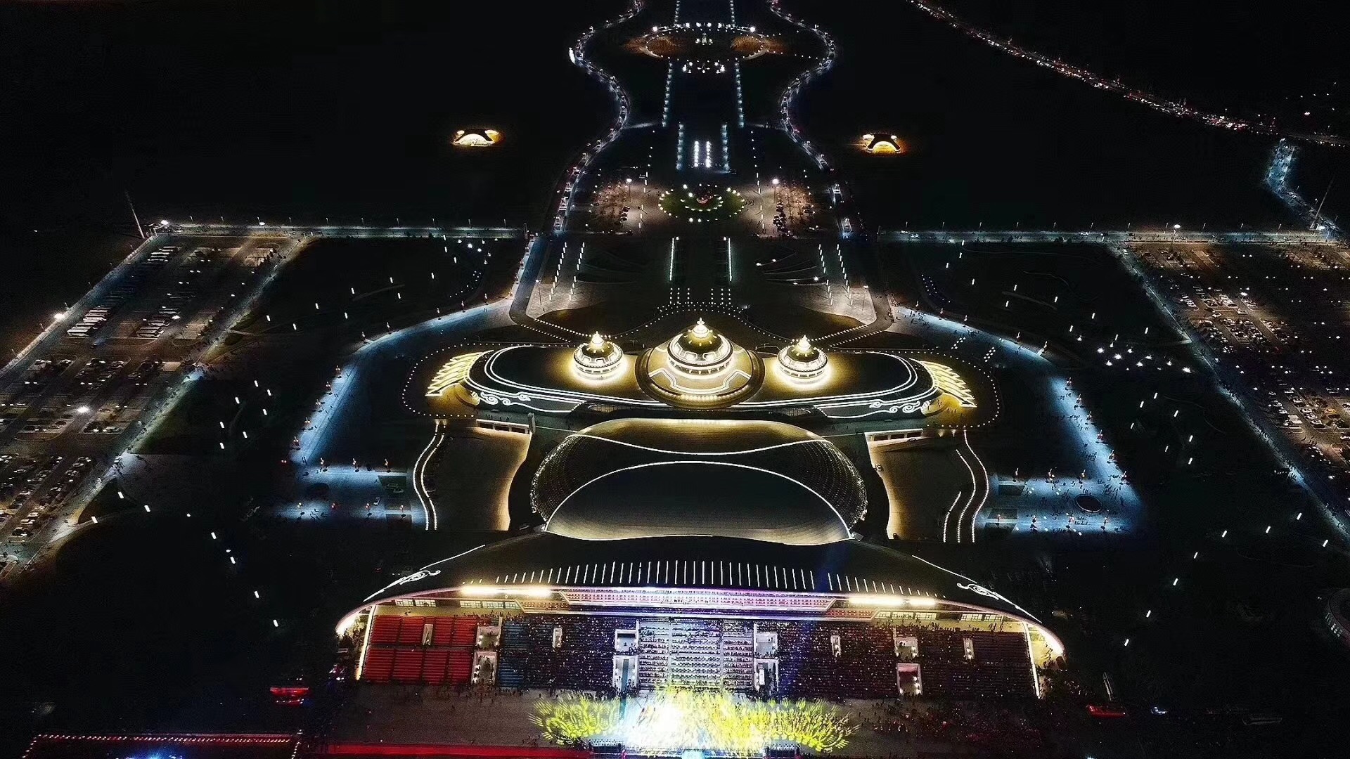 夜幕下的內(nèi)蒙古少數(shù)民族體育運(yùn)動(dòng)中心.jpg 夜幕下的內(nèi)蒙古少數(shù)民族體育運(yùn)動(dòng)中心.jpg